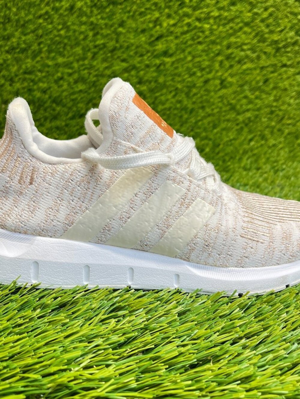Adidas Swift Run Womens Size 5 White Copper Athletic Running Shoes Sneakers